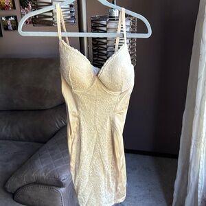 Dress Shapewear (38C)